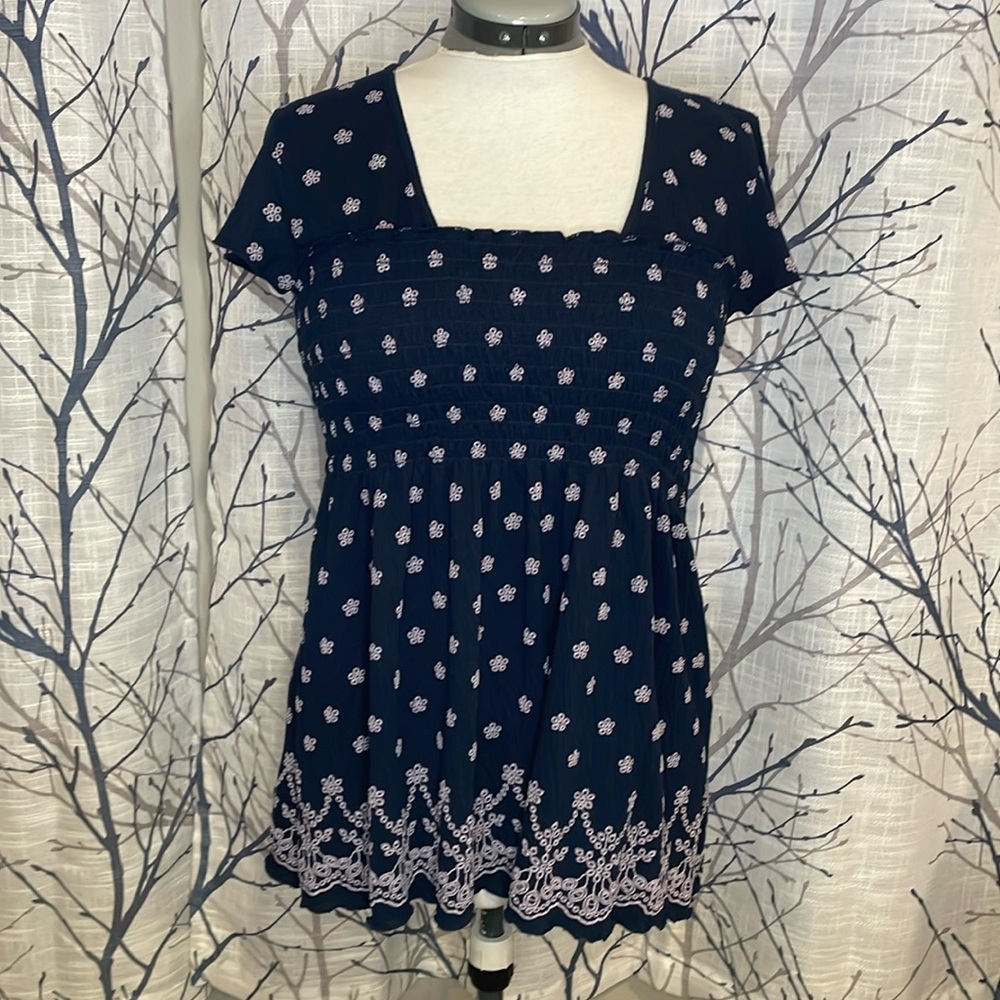 Vintage Susie women’s size L smocked short sleeve top. Never worn.